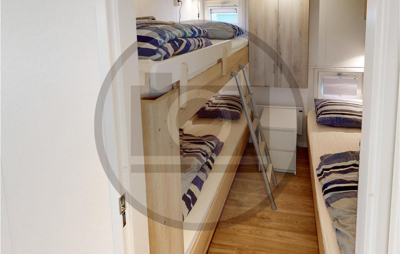 Stunning Ship In Aalsmeer With Kitchen ภายนอก รูปภาพ